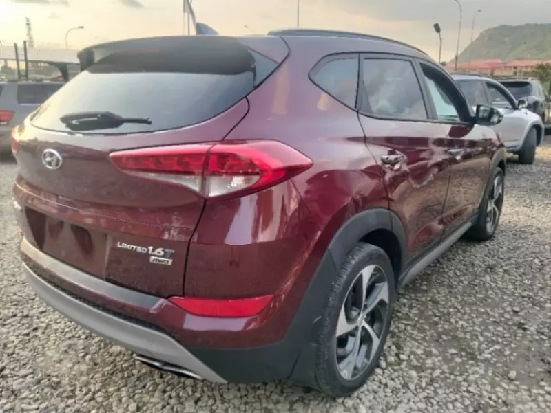 Hyundai Tucson   - 2017