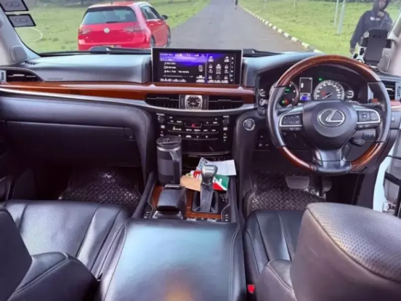 Lexus LX 570   - 2017
