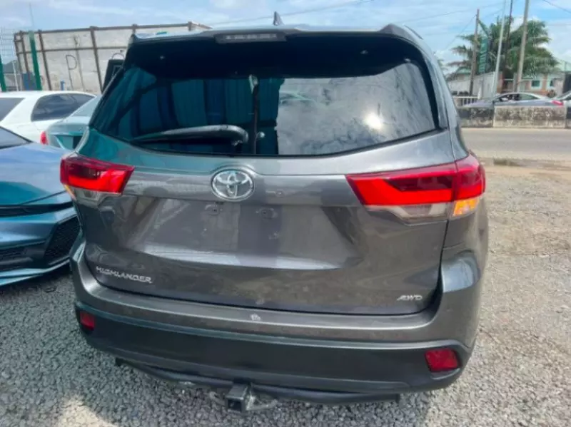 TOYOTA Highlander   - 2017