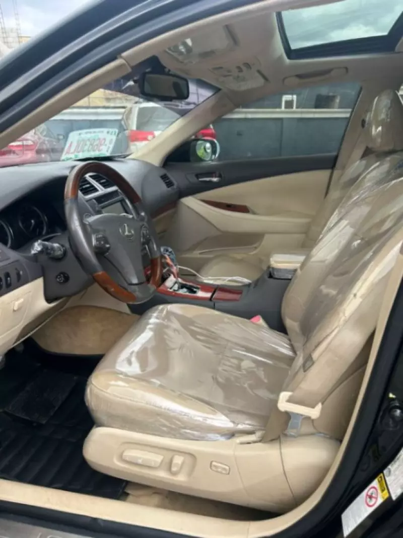 Lexus ES   - 2012