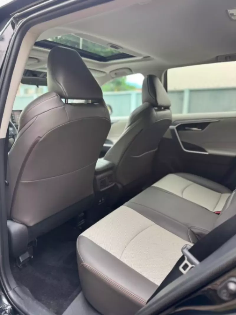 Toyota RAV 4   - 2019