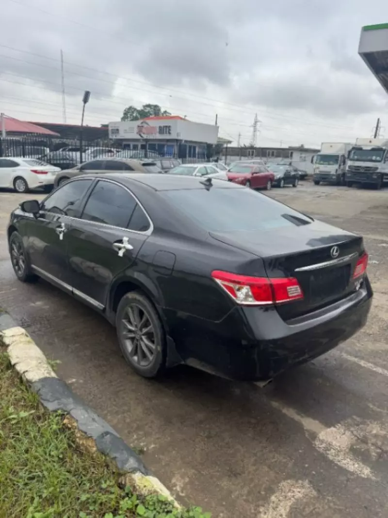 Lexus ES 350   - 2011