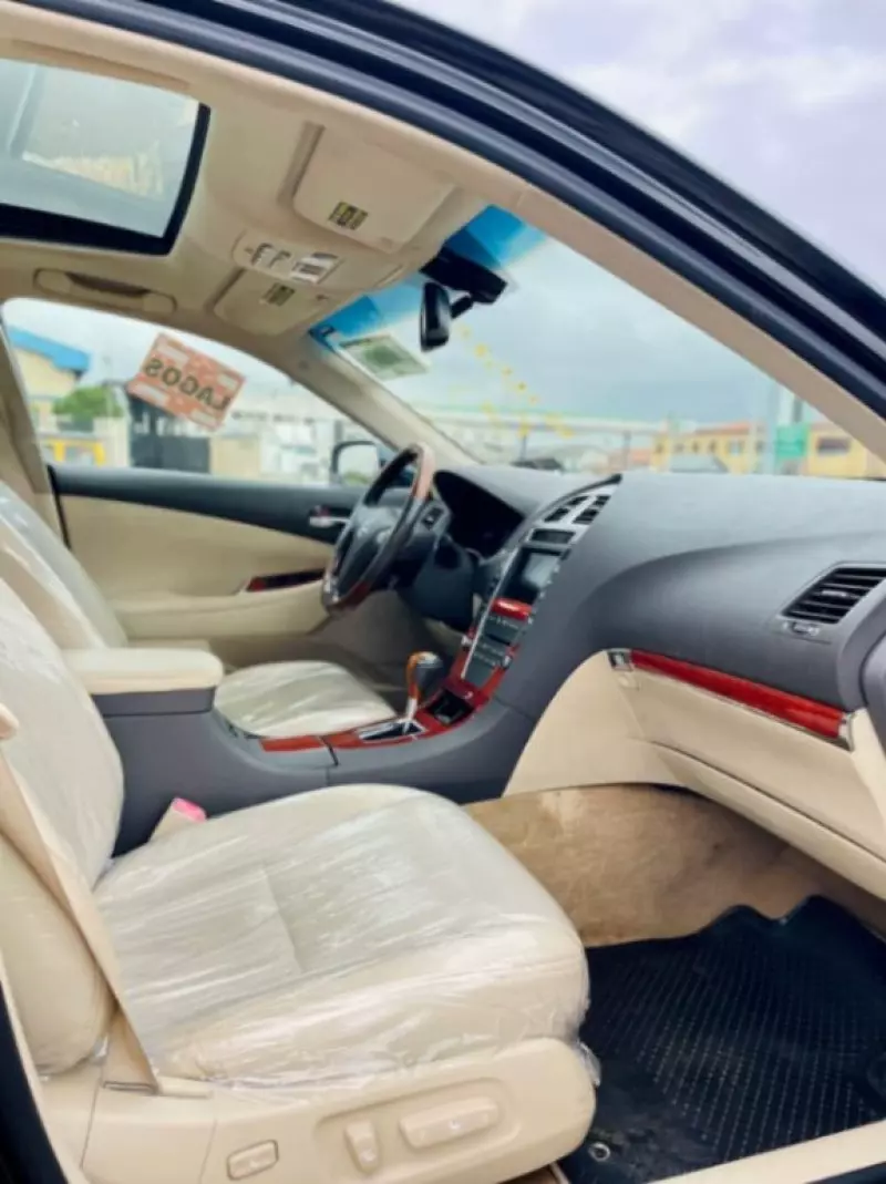 Lexus ES   - 2010