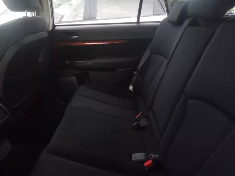 Subaru Outback   - 2011