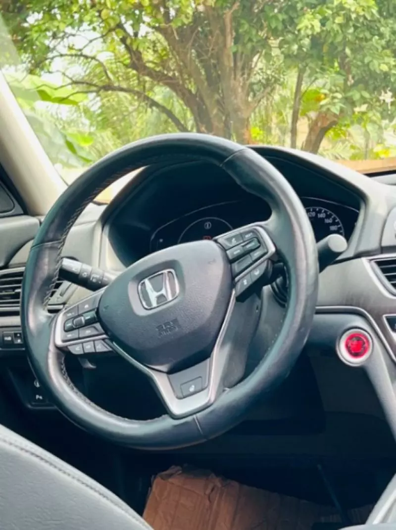Honda Accord   - 2018