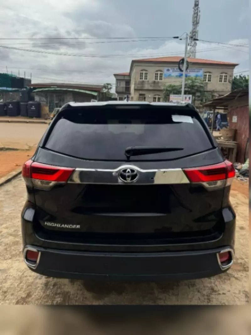 TOYOTA Highlander   - 2016