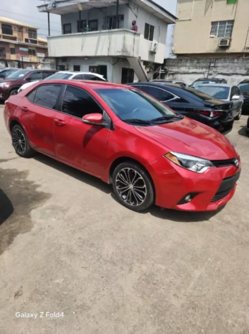 Toyota Corolla   - 2016