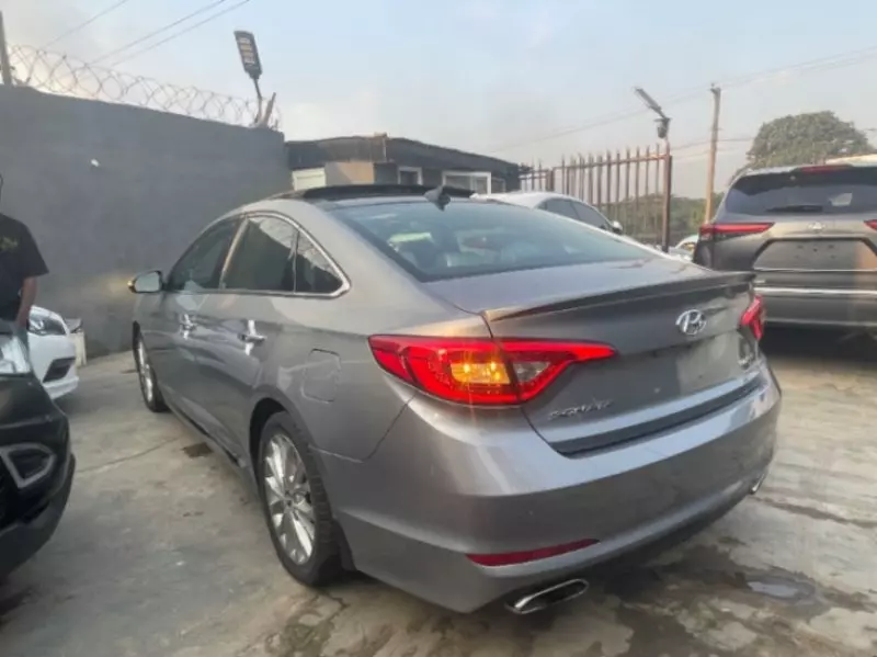 Hyundai Sonata   - 2016