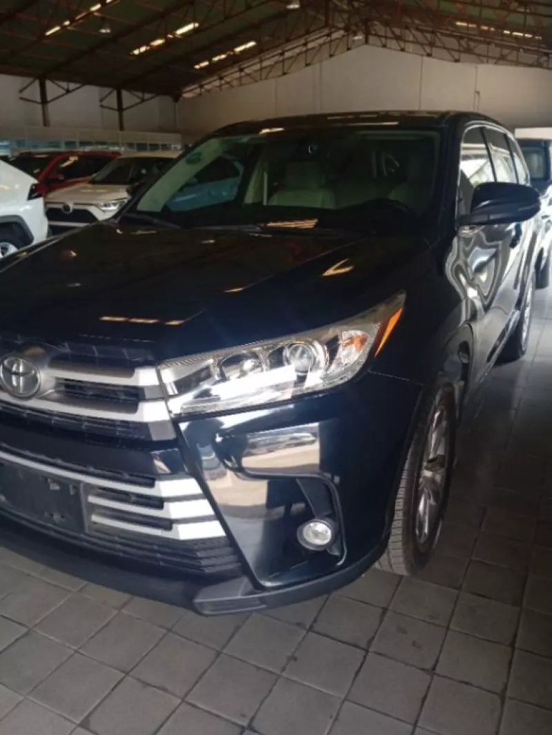 Toyota Highlander   - 2020