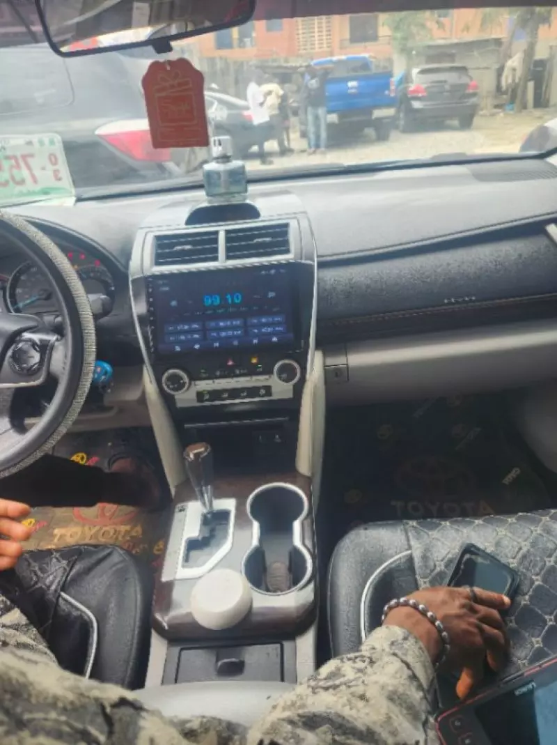 Toyota Camry   - 2012