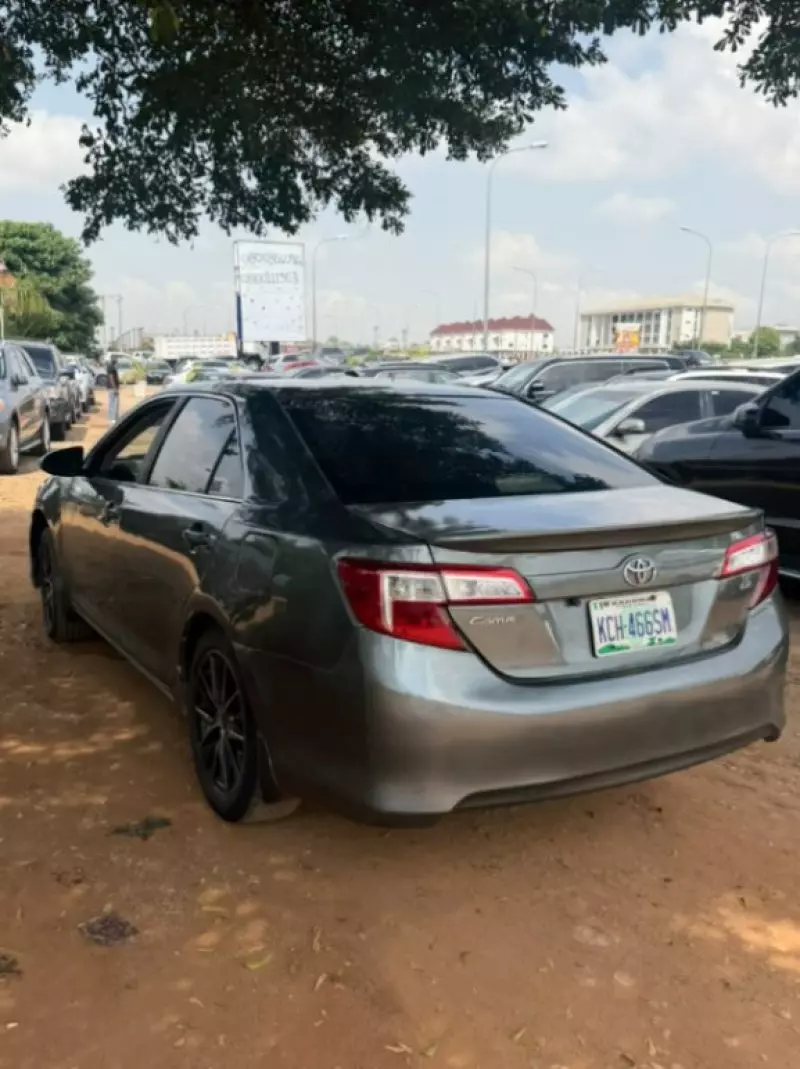 TOYOTA Camry   - 2012