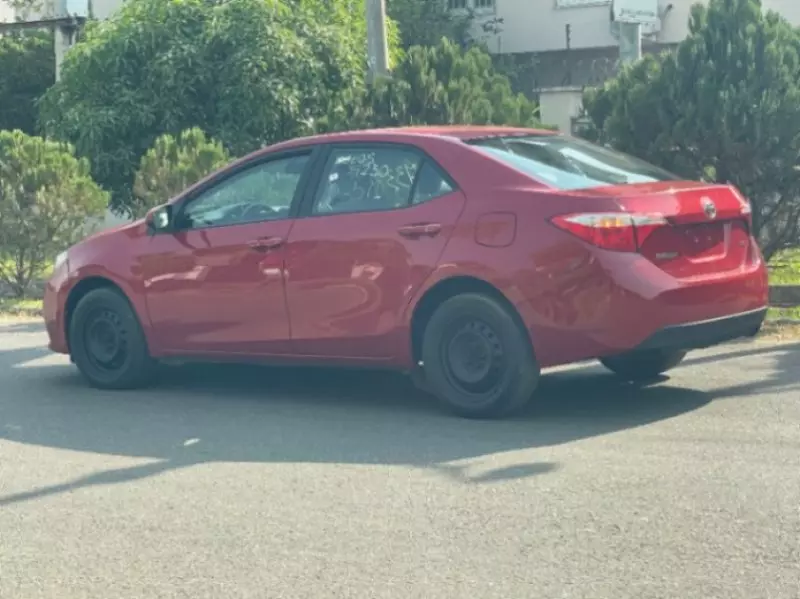 Toyota Corolla   - 2014