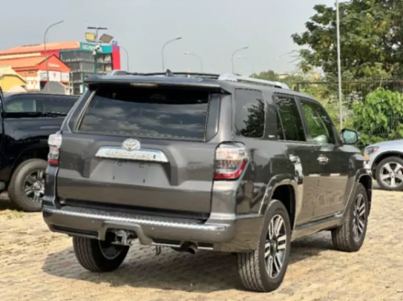 TOYOTA 4-Runner - 2016
