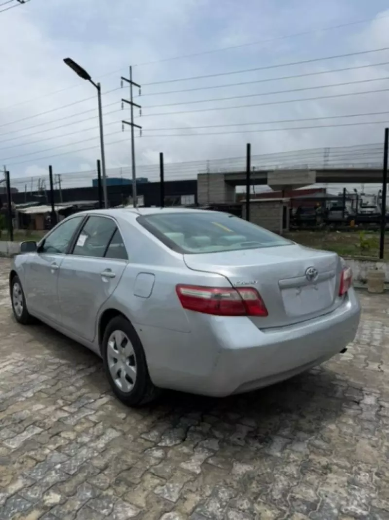 Toyota Camry - 2007