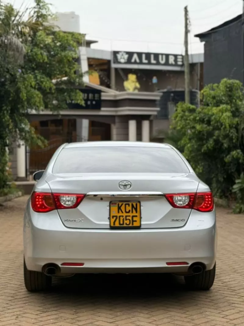 Toyota Mark X   - 2010