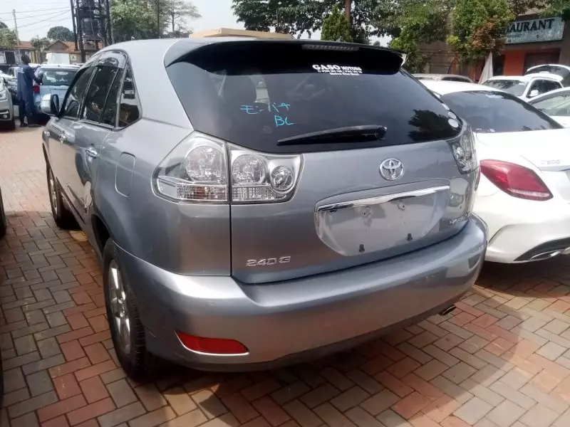 Toyota Harrier   - 2012