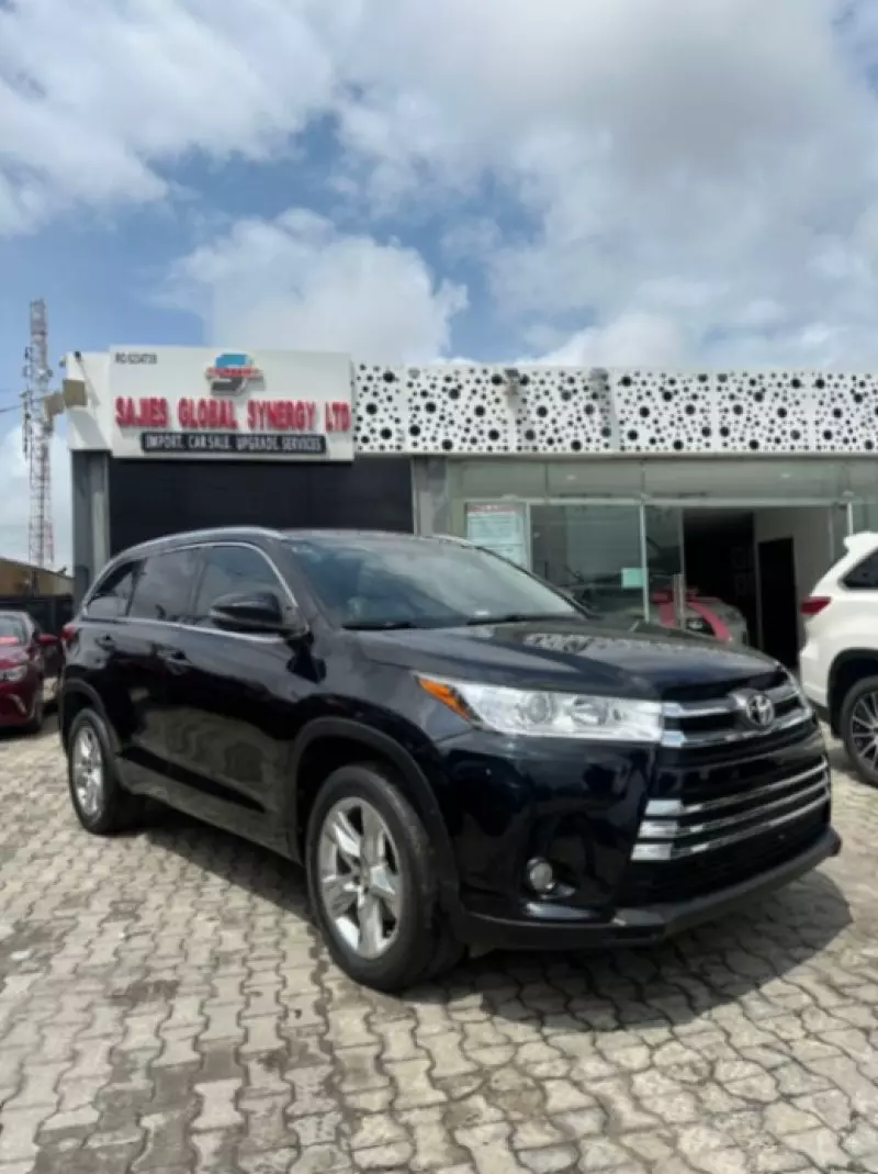 Toyota Highlander   - 2015