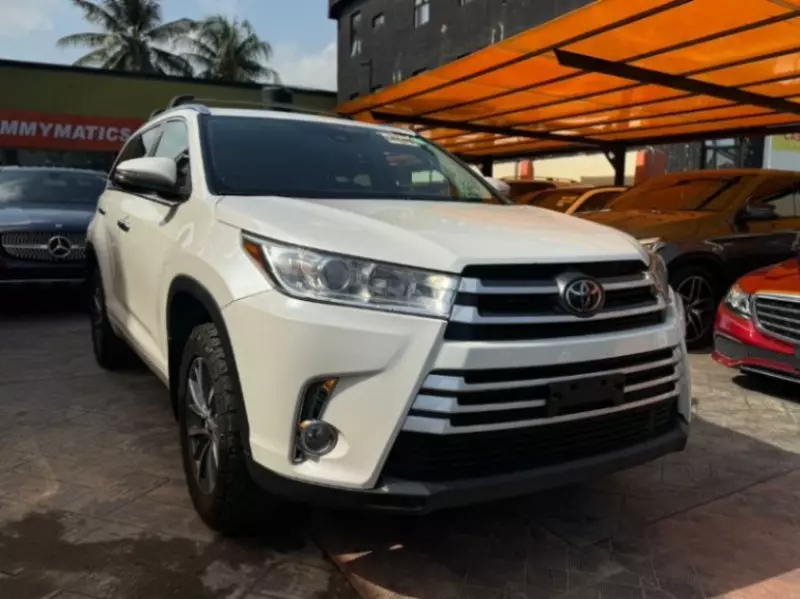 TOYOTA Highlander   - 2017