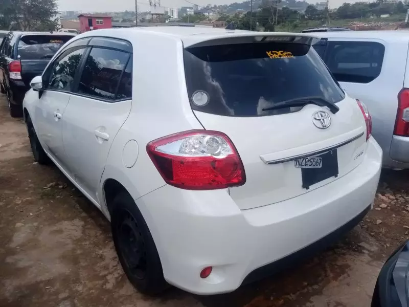 Toyota Auris   - 2012