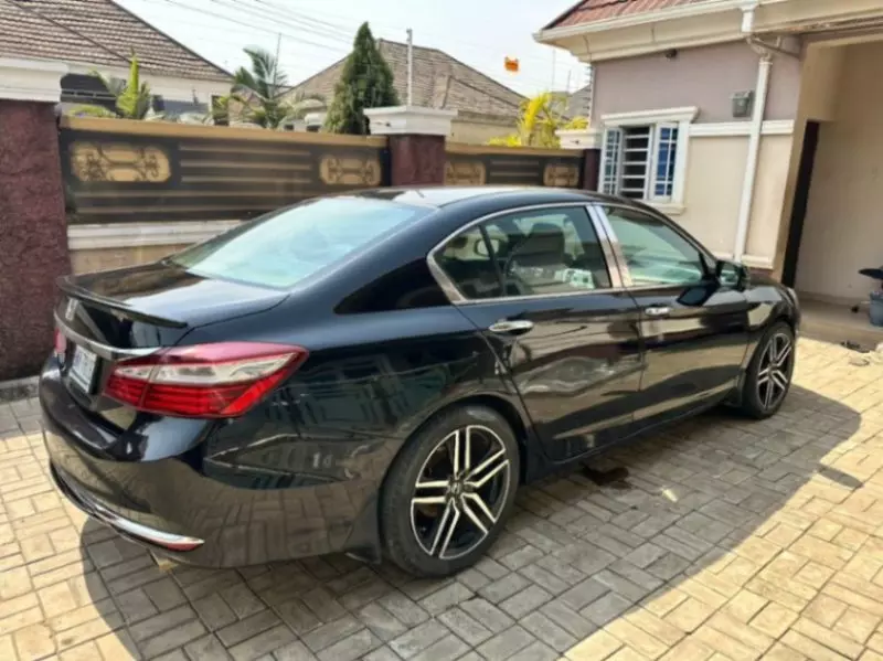 Honda Accord - 2013
