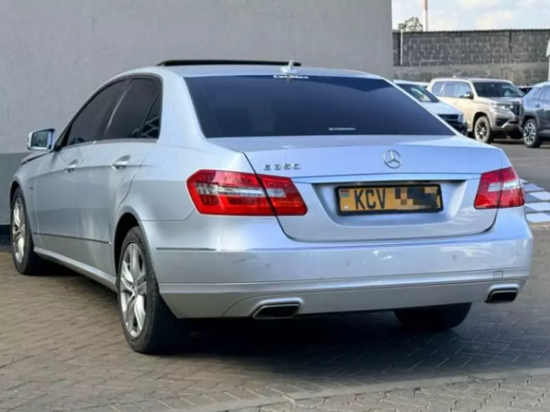 Mercedes-Benz E350   - 2012