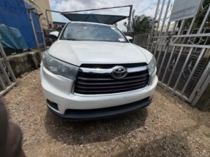 TOYOTA Highlander   - 2016