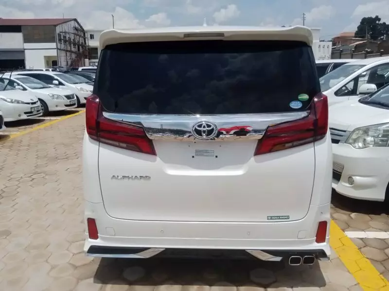 Toyota Alphard   - 2018