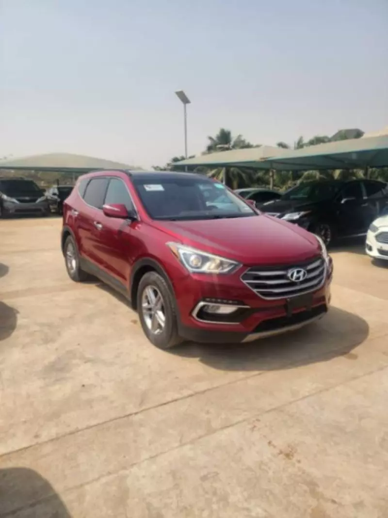 Hyundai Santa Fe   - 2017