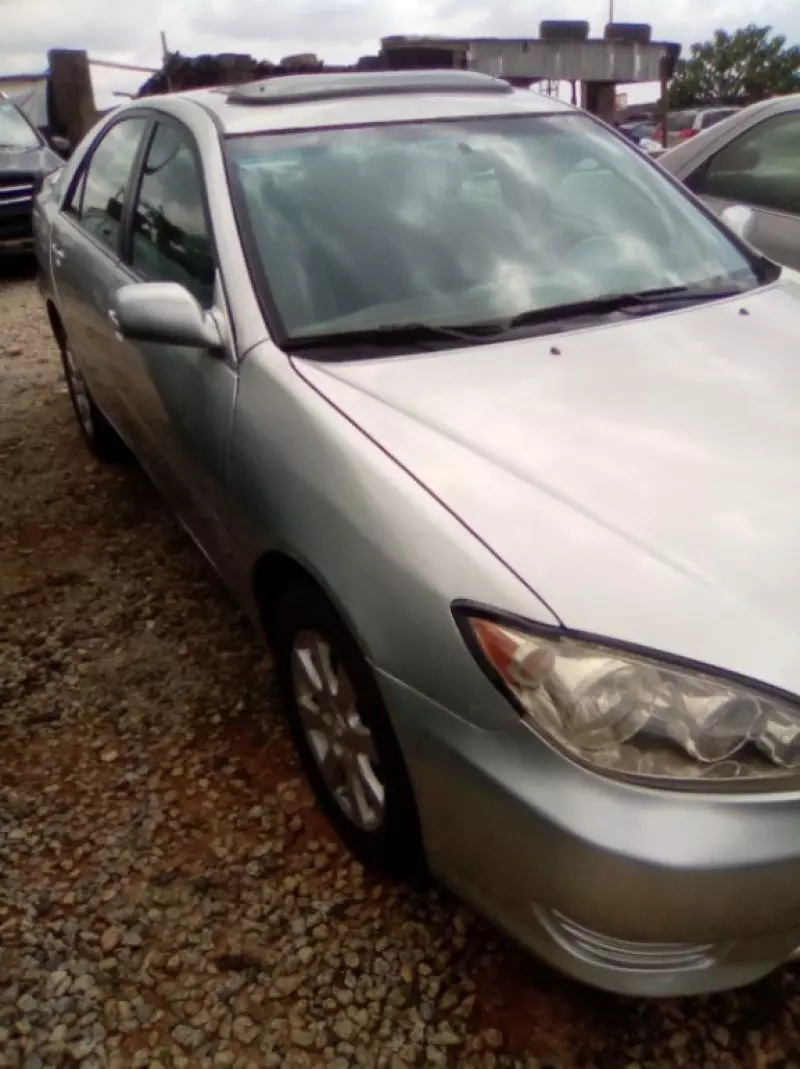 Toyota Camry   - 2004