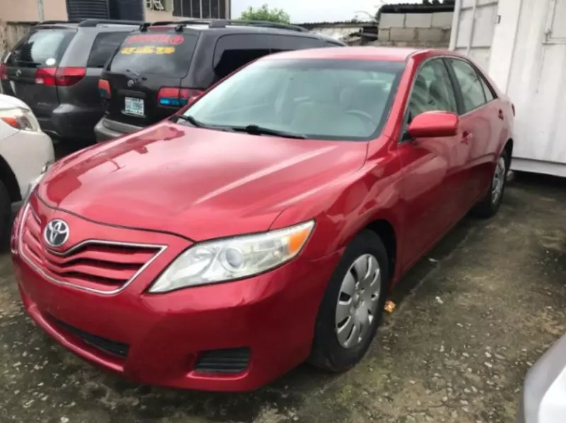 Toyota Camry - 2010