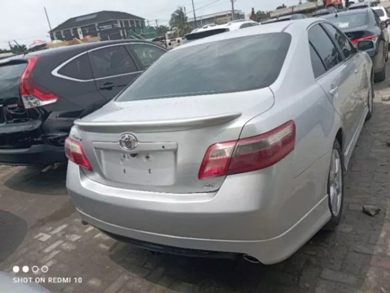 Toyota Camry   - 2009