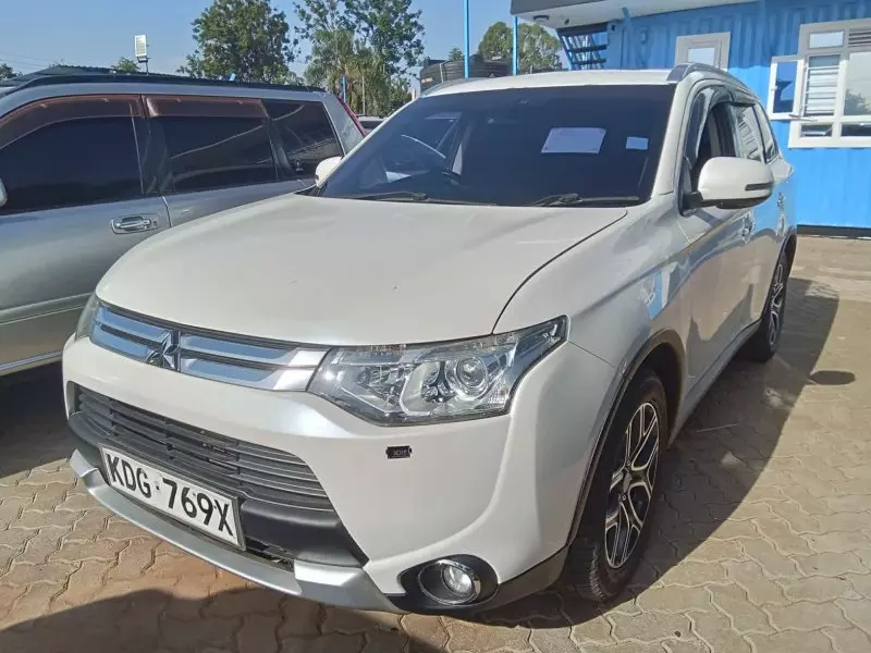Mitsubishi OUTLANDER   - 2015