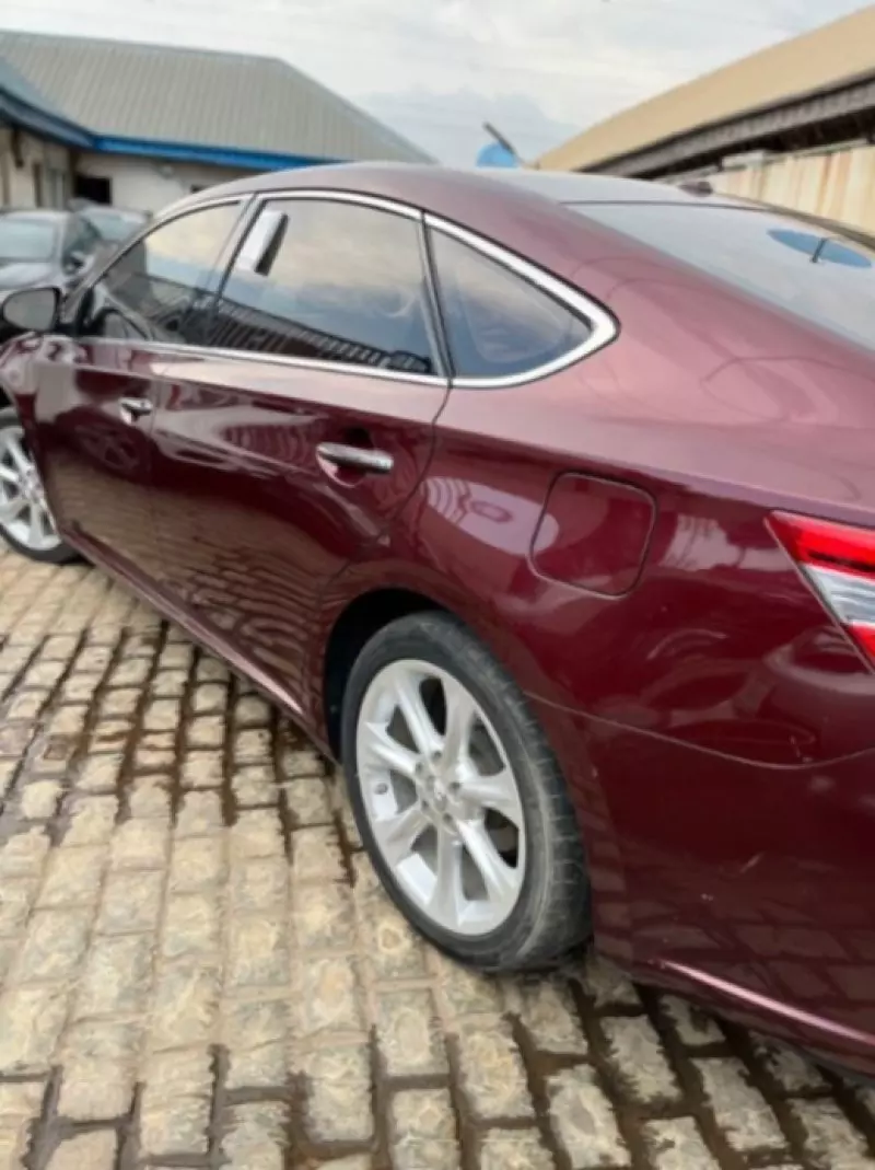 TOYOTA Avalon   - 2013