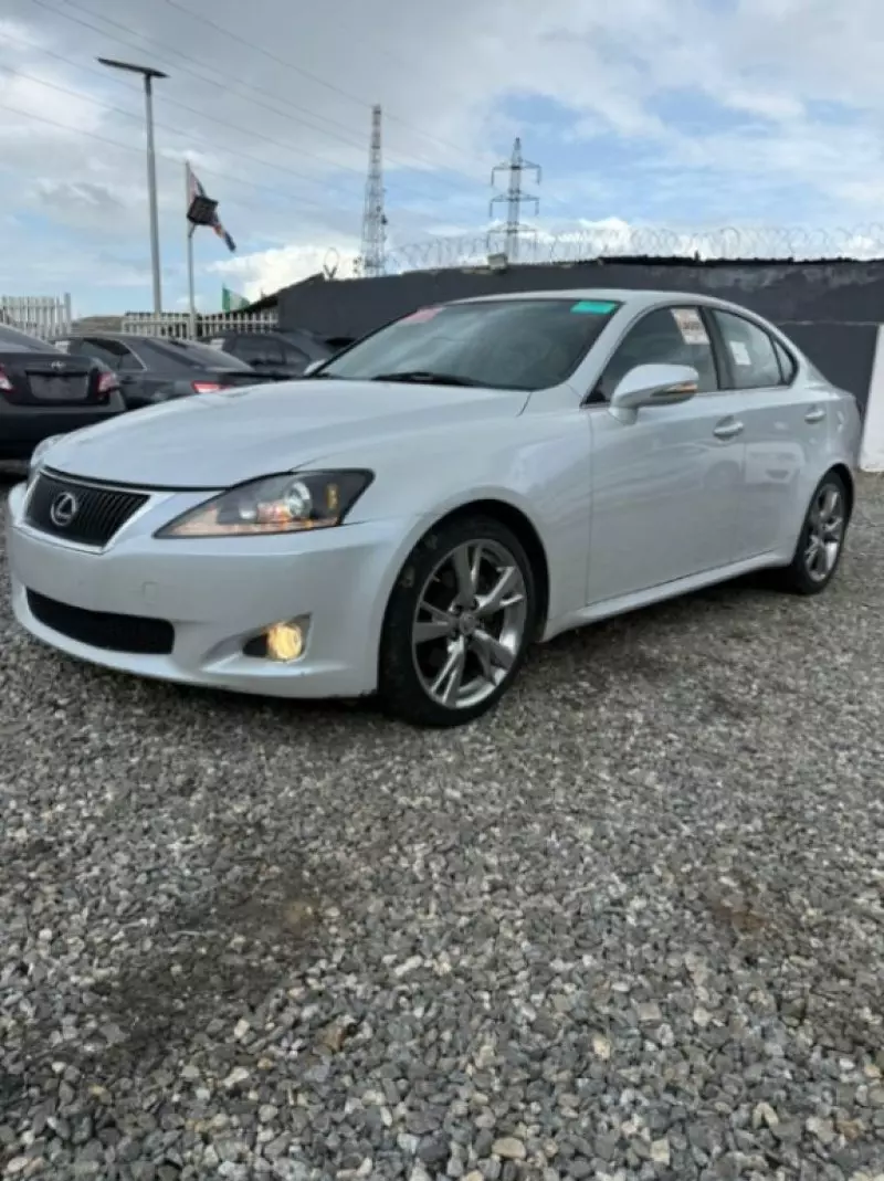 Lexus IS - 2010