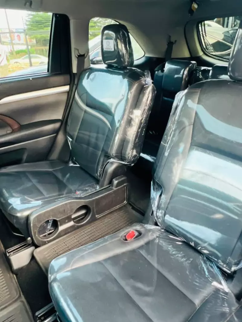 TOYOTA Highlander   - 2016