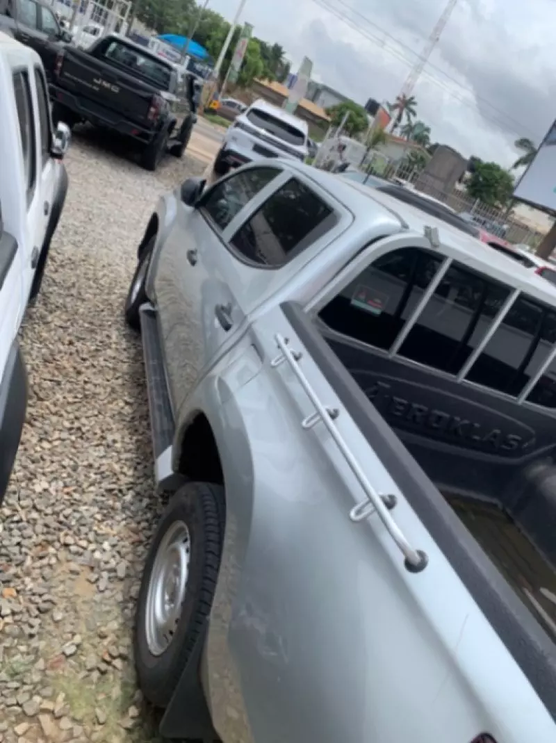 Mitsubishi L200   - 2023