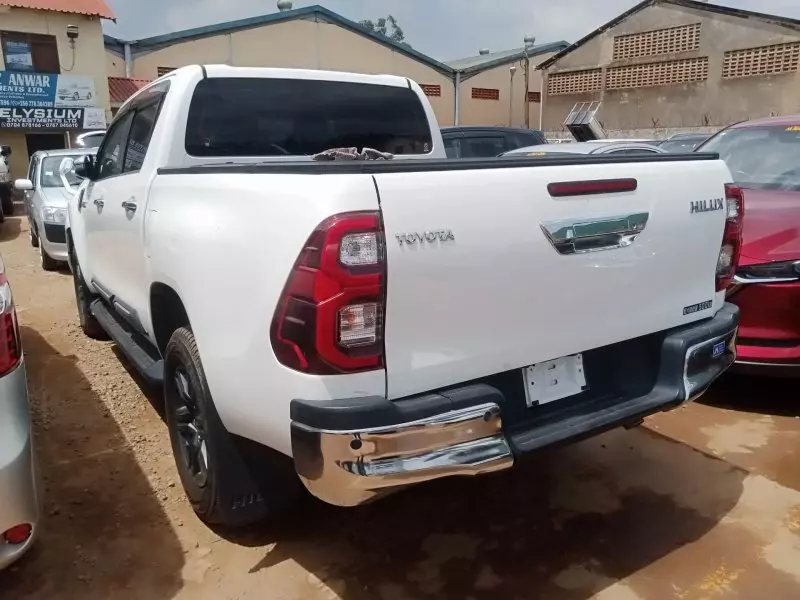 Toyota Hilux   - 2018