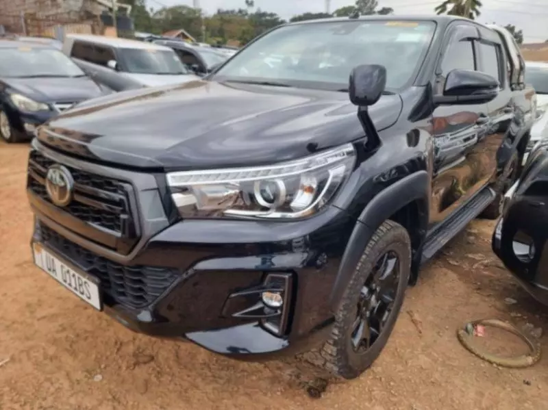 Toyota Hilux   - 2019
