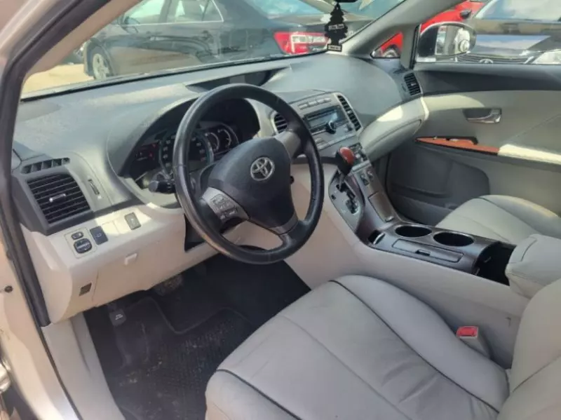 TOYOTA Venza   - 2010