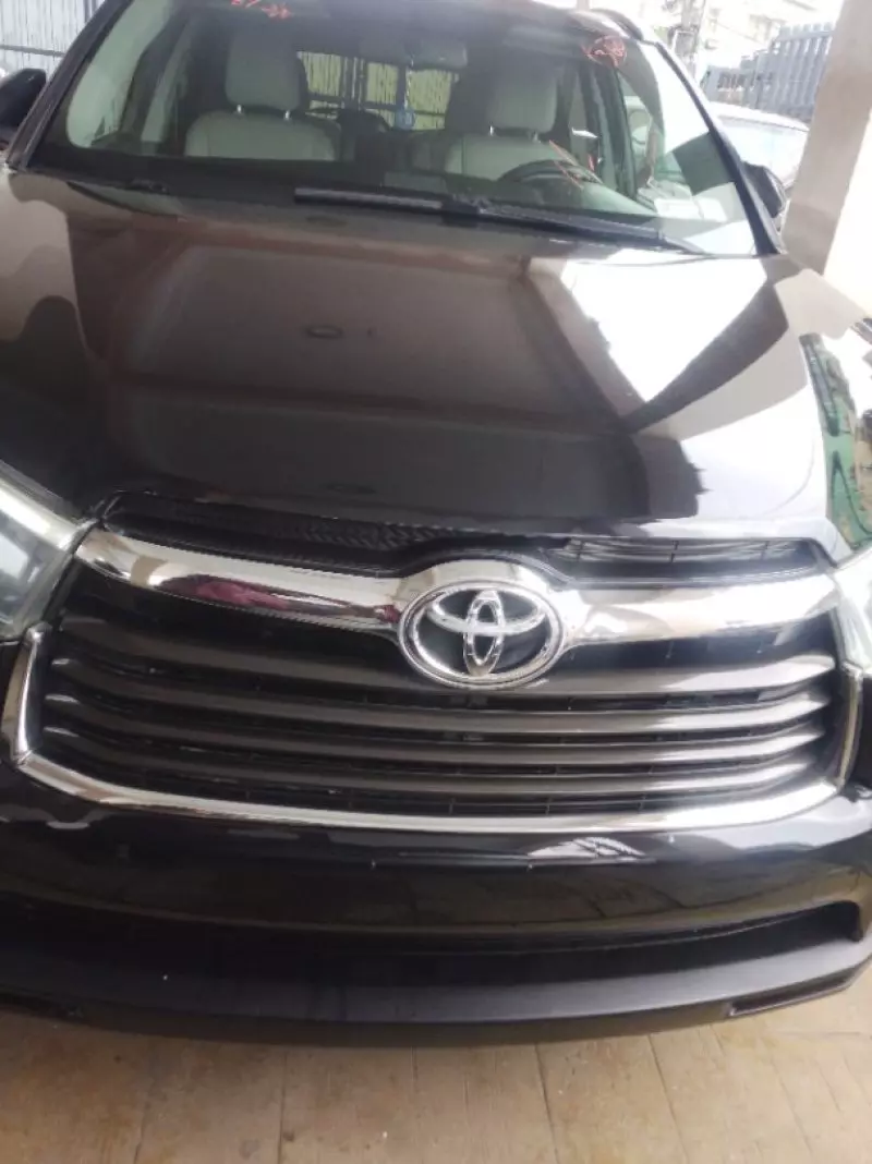 Toyota Highlander   - 2015