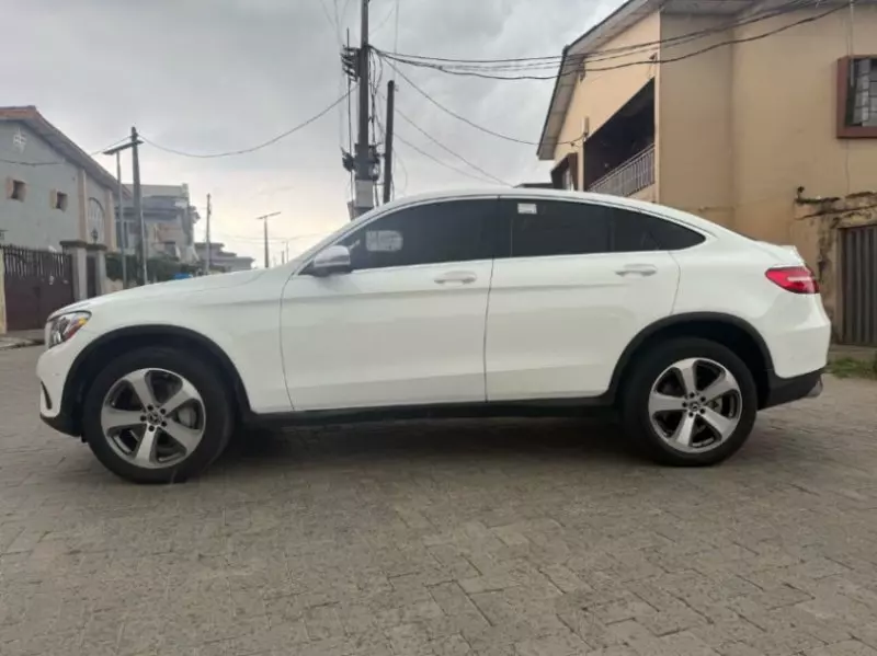 Mercedes-Benz GLC 300   - 2018