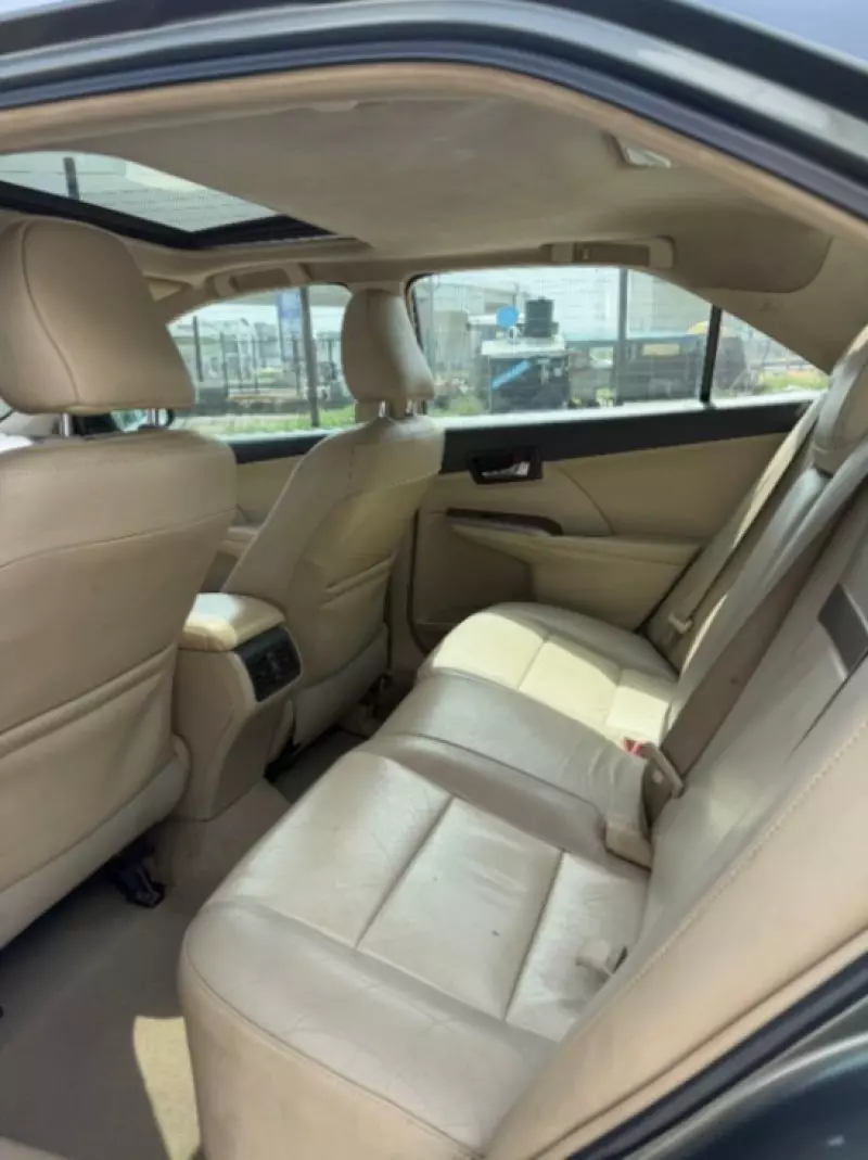 Toyota Camry   - 2012