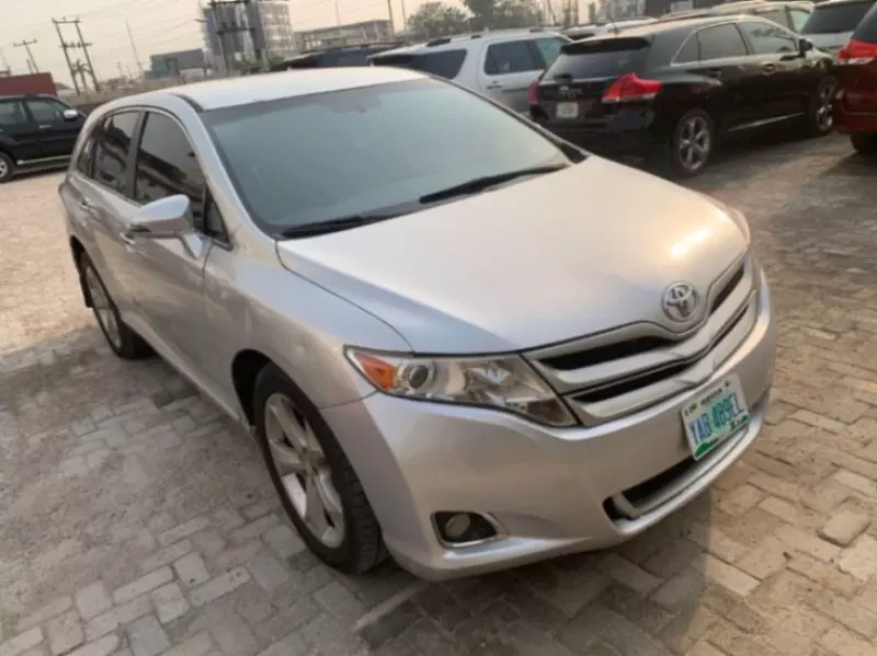 Toyota Venza   - 2013