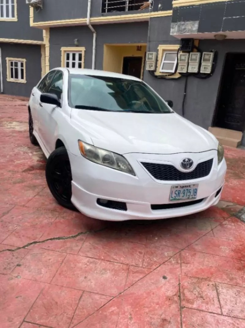 TOYOTA Camry   - 2009