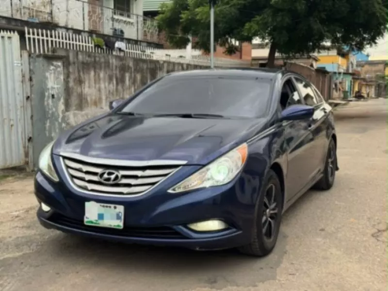 Hyundai Sonata - 2011