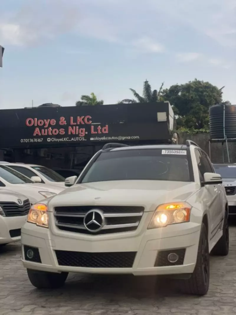 Mercedes-Benz GLK 350   - 2012