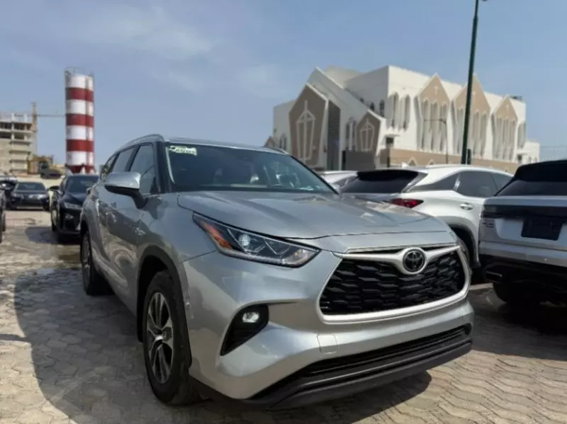 Toyota Highlander   - 2024