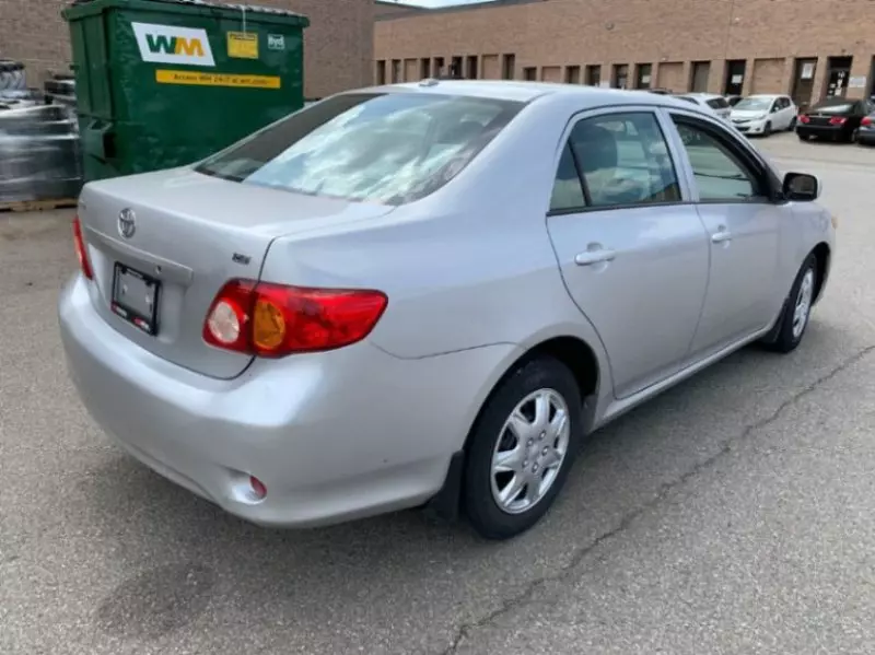 Toyota Corolla   - 2010