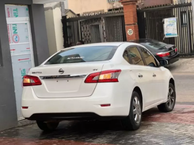 Nissan Sentra   - 2013