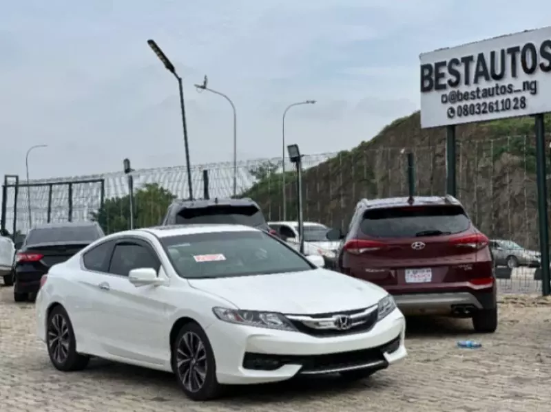 Honda Accord   - 2016